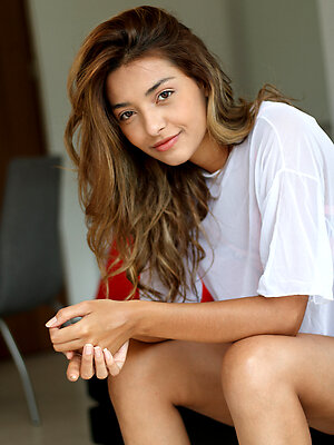 Camilita Johanna Tastes The Rain